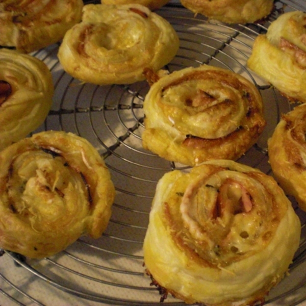 Quick and Easy Party Pinwheels with Cream Cheese and Ham