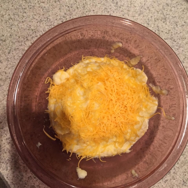 Low Carb Cheddar and Garlic Cauliflower Mash