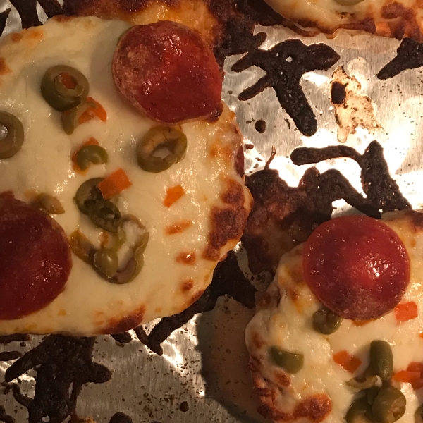 Easy Mini Bagel Pizzas