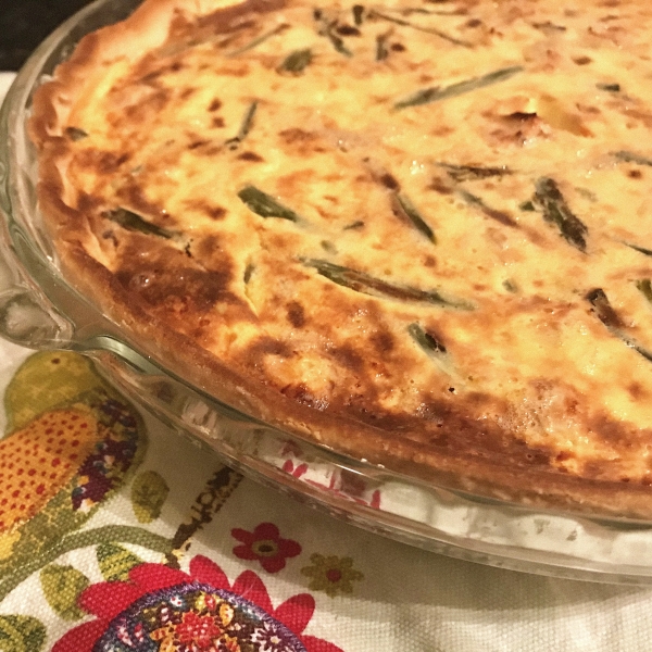 Easy Salmon and Asparagus Quiche