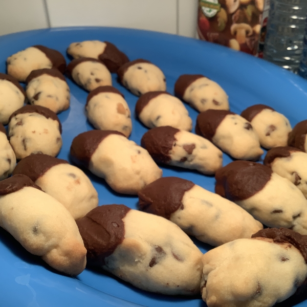 Mini Chocolate Chip Shortbread Cookies