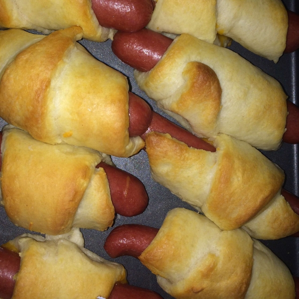 Easy Cheesy Hot Dog Crescent Rolls