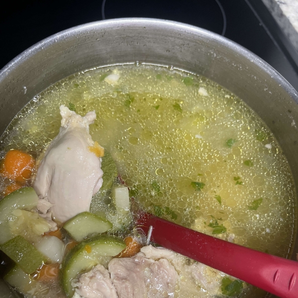 Caldo de Pollo