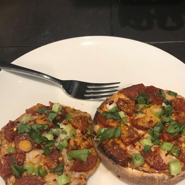 Pizza-Style Portabello Mushrooms