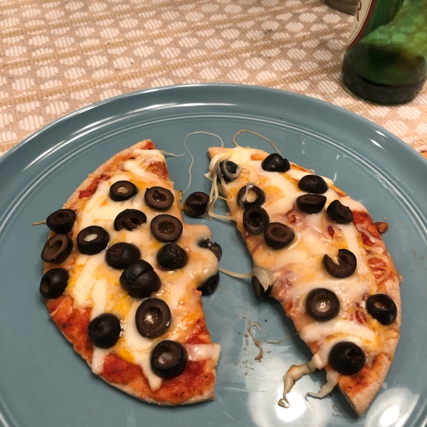 Veggie Pita Pizza