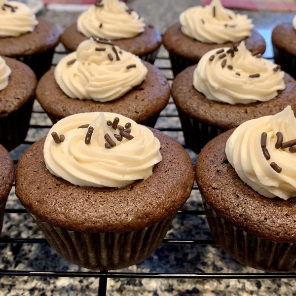 Chocolate Beer Cupcakes With Whiskey Filling And Irish Cream Icing