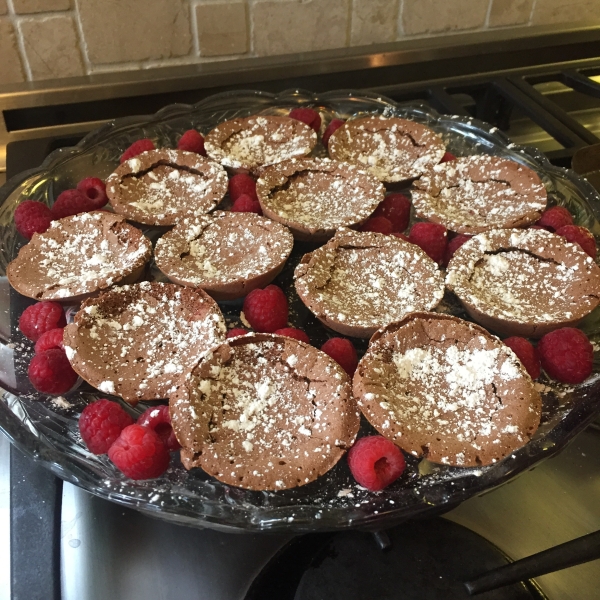 Moist Flourless Chocolate Cupcakes