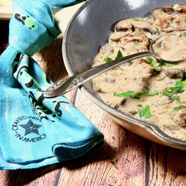 Creamy Garlic-Mushroom Sauce with Bacon