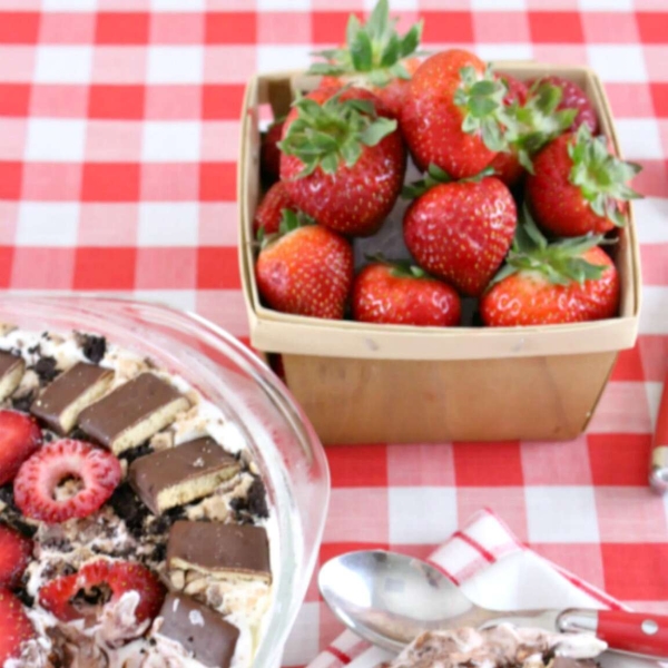Chocolate Strawberry Crunch Icebox Cake