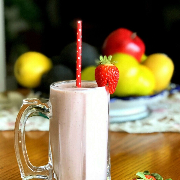 Strawberry-Mint Protein Smoothie