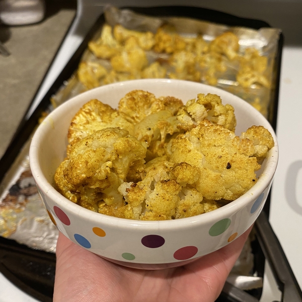 Easy Sheet Pan Roasted Cauliflower with Curry