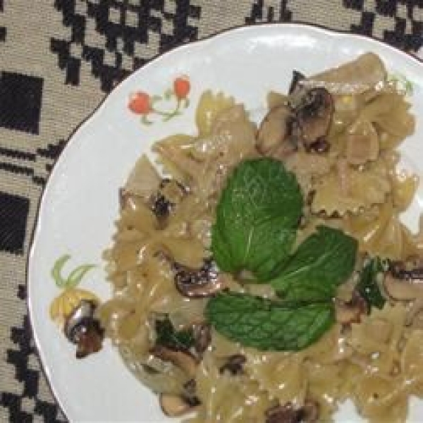 Mushroom Mint Pasta Salad