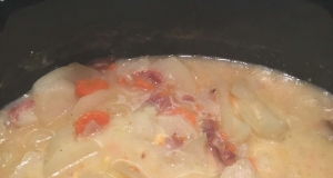 Creamy Slow Cooker Potato Cheese Soup