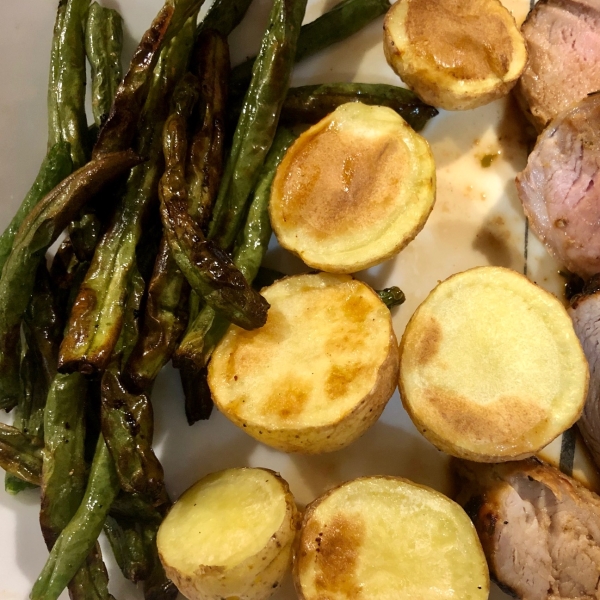 Air Fryer Mustard-Crusted Pork Tenderloin with Potatoes and Green Beans