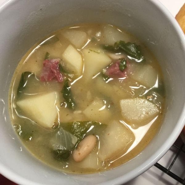 Caldo Gallego