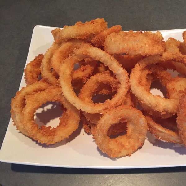 Making Crispy Onion Rings recipe Easy Cook Find