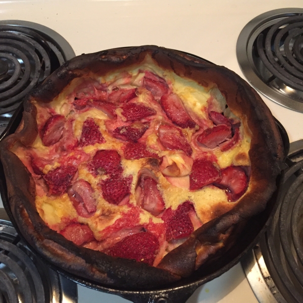 Skillet Strawberry Pancake