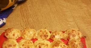 Brazilian Cheese Puffs (Pao de Queijo)