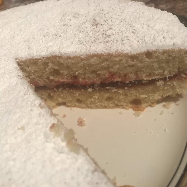 Classic Victoria Sponge Cake