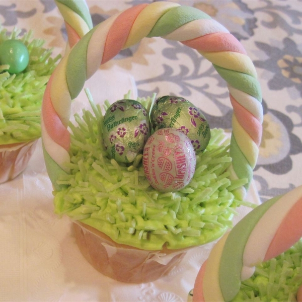 Mini Egg Cupcakes