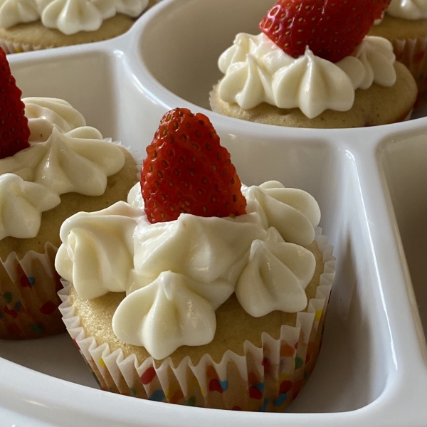Strawberry Lemonade Cupcakes