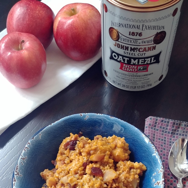 Slow-Cooker Oatmeal with Apples