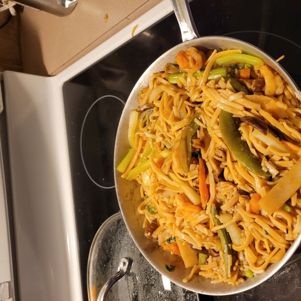 Shrimp Lo Mein with Broccoli