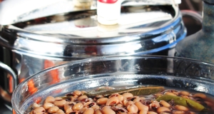 Pressure Cooked Black-Eyed Peas with Smoked Turkey Leg