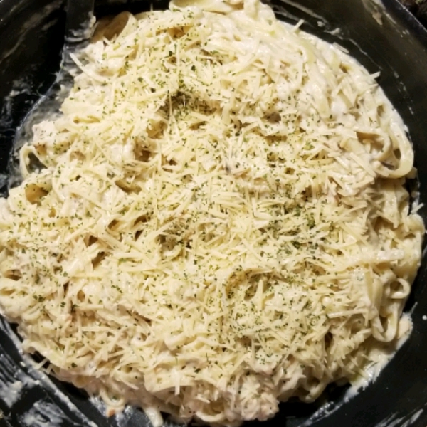 Cheesy Pasta Alfredo with Salmon