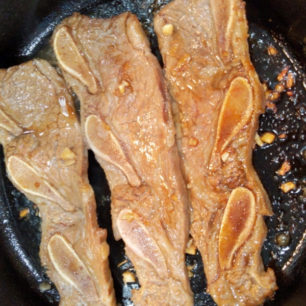 Kalbi (Korean BBQ Short Ribs)