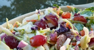 Coleslaw With Grapes and Spinach