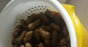 Garlic and Onion Boiled Peanuts