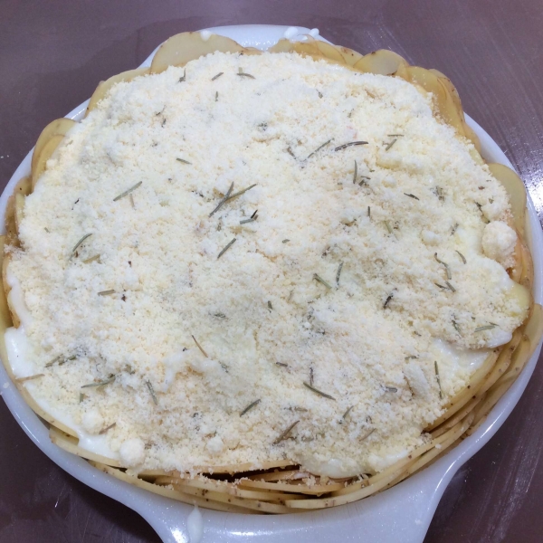 Fancy Crusted Rosemary Scalloped Potatoes