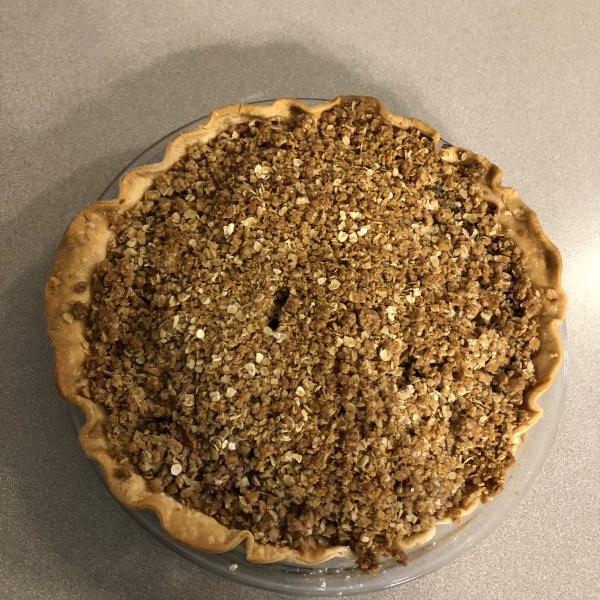 Caramel Apple Crumble Pie