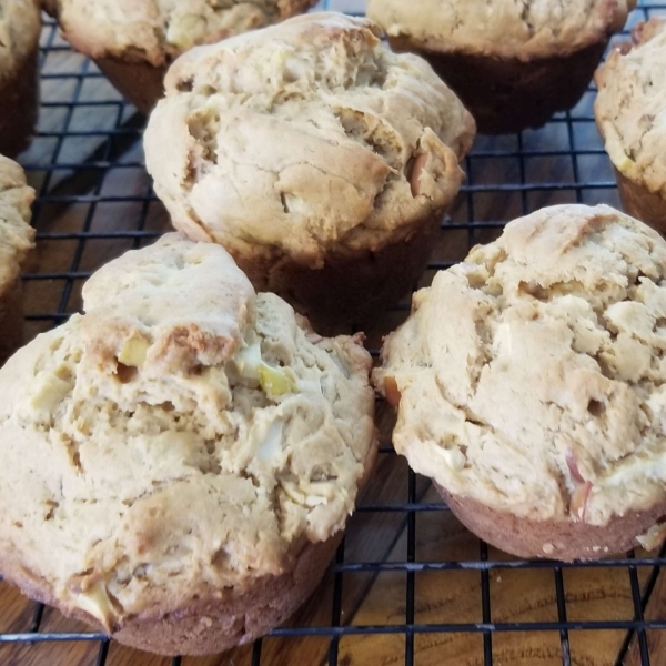 Yummy Peanut Butter Apple Muffins