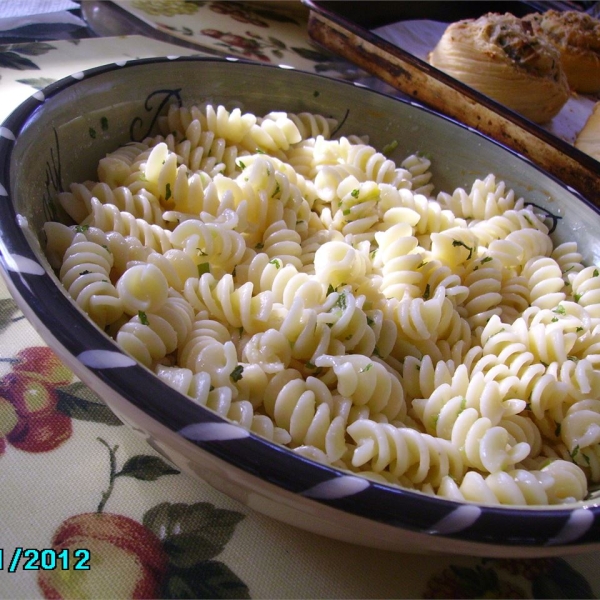 Garlic and Green Onion Pasta Salad