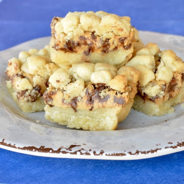 Easy Peanut Butter Chip Cookie Bars