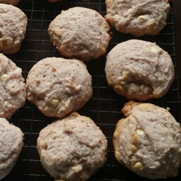 Chewy Strawberry Sugar Cookies