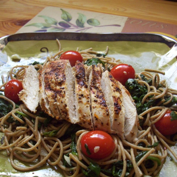 Spinach Toss Spaghetti with Tomatoes and Garlic