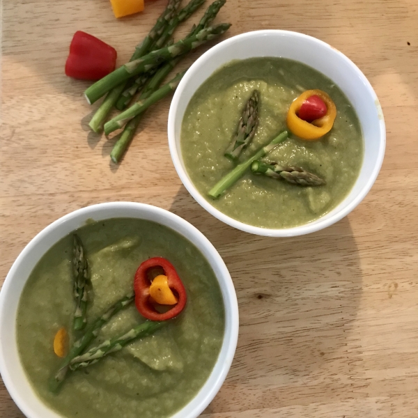 Creamy Asparagus and Cauliflower Soup