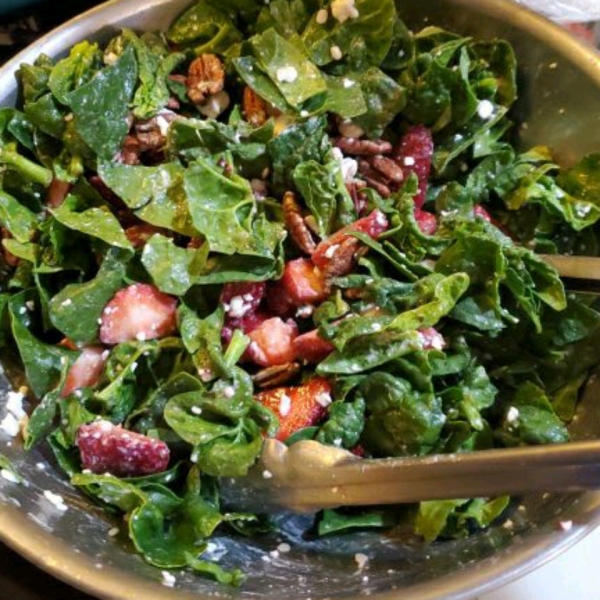 Strawberry and Spinach Salad with Honey Balsamic Vinaigrette