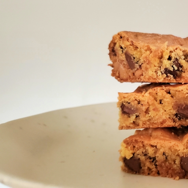 Abbey's Easy Chocolate Chip Cake Mix Bar Cookies