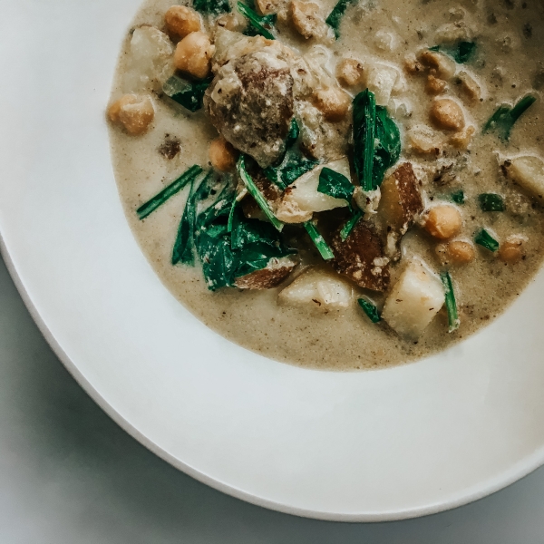 Garlic, Spinach, and Chickpea Soup