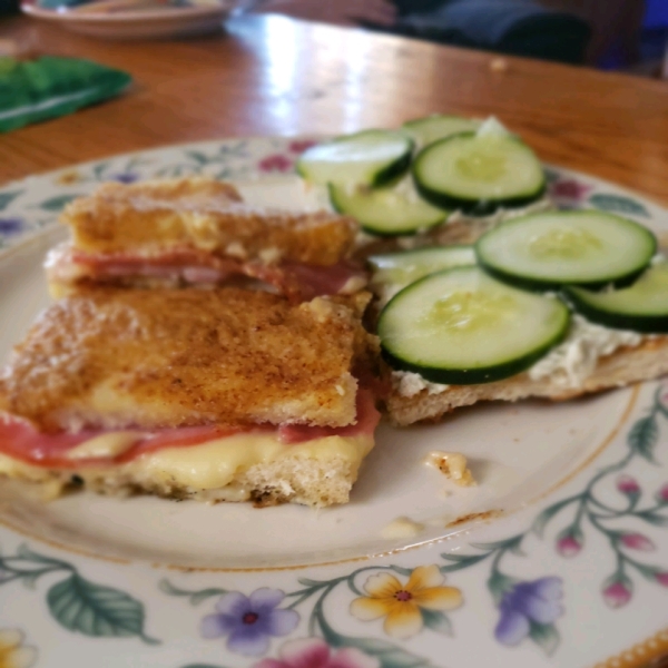 Easy Cucumber Party Sandwiches