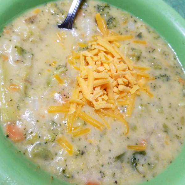 Best Cheesy Broccoli Soup