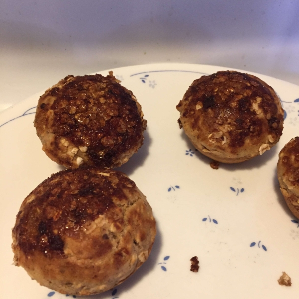 Applesauce-Oat Muffins