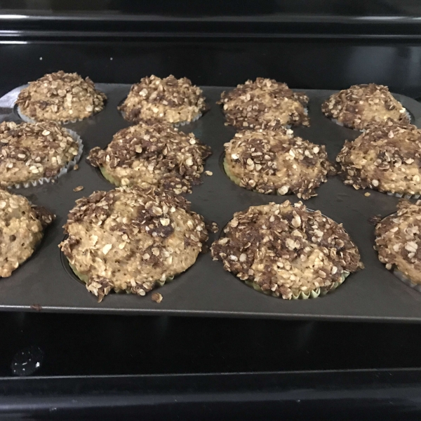 Applesauce-Oat Muffins