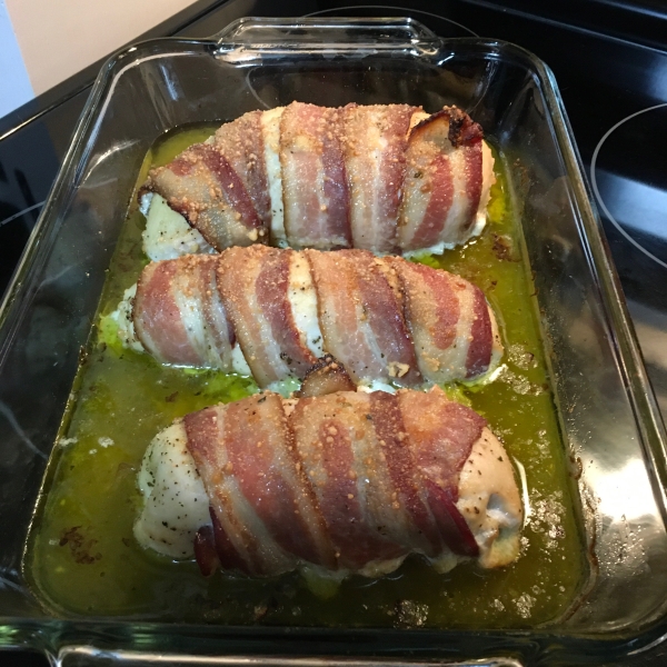 Bacon-Wrapped Chicken Pesto