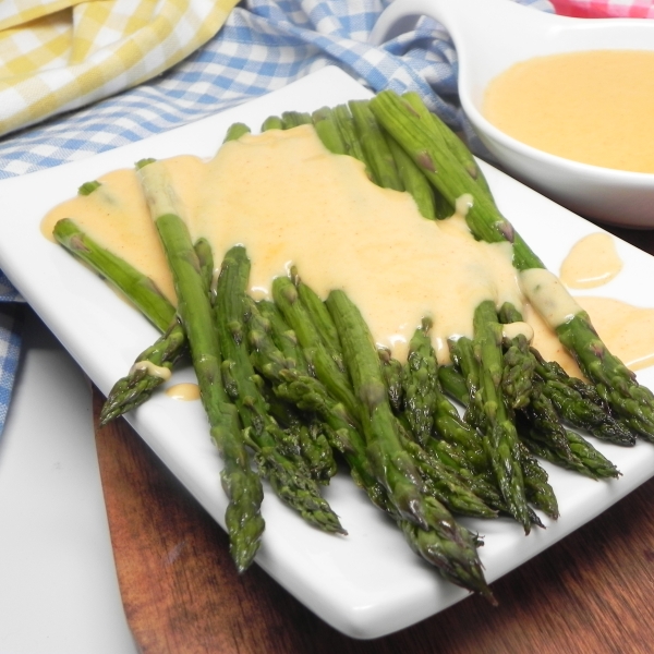 Roasted Asparagus with Smoky Gouda Cheese Sauce