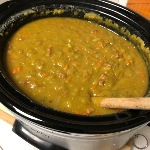 Slow Cooker Split Pea Sausage Soup